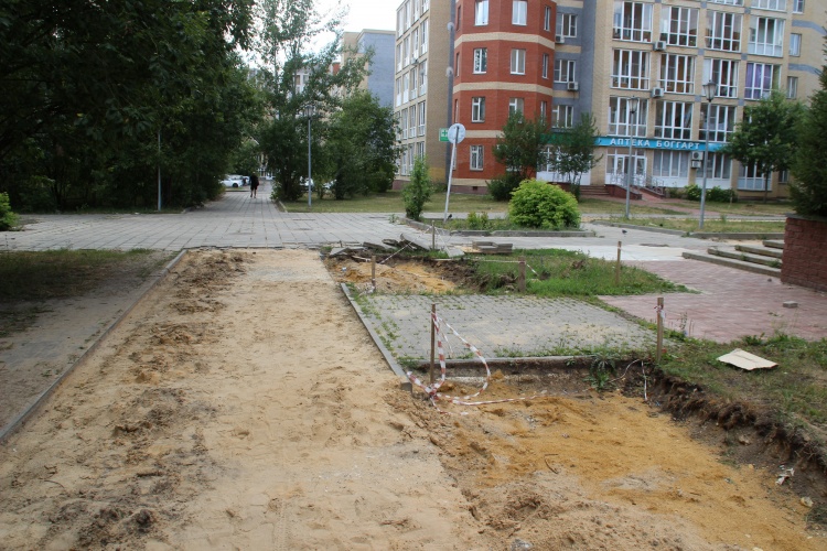 Бульвар в МКР-15 - 31.jpg